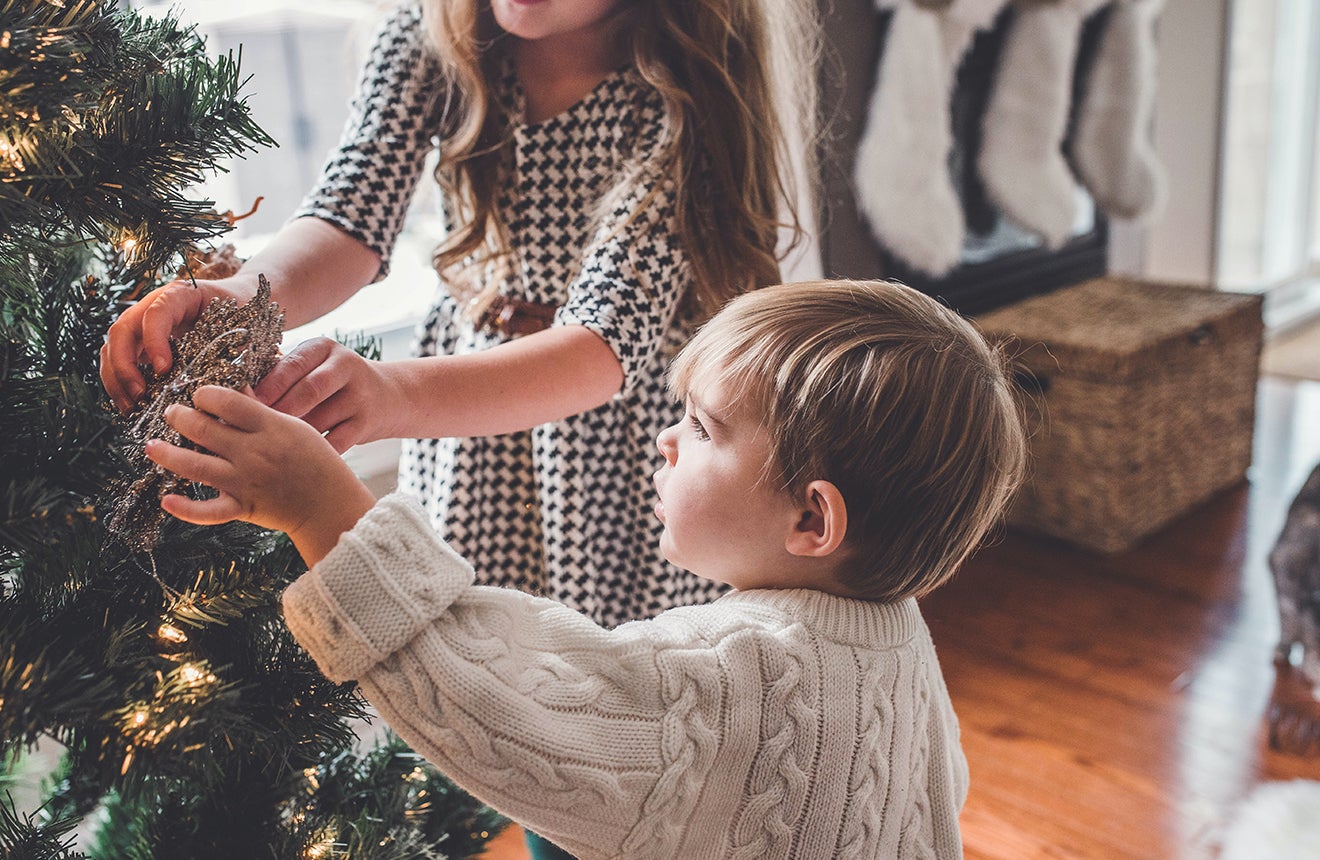 10 tips to save when hosting holiday guests